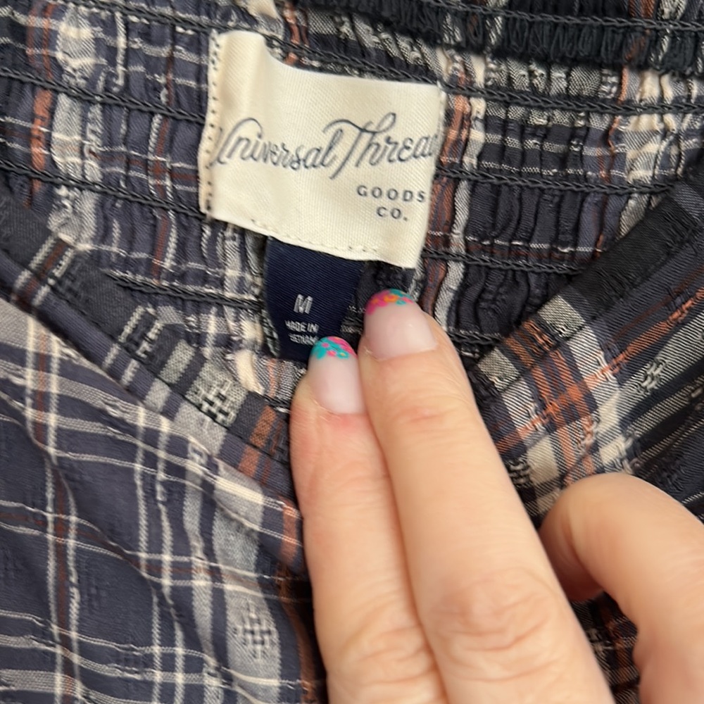 Universal Thread-Size M- Worn Once - Picture 3 of 3